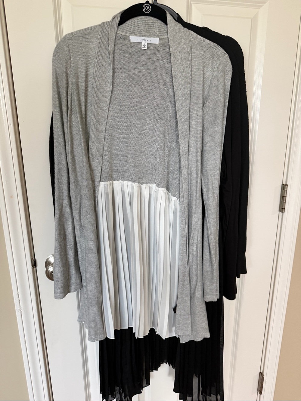 Women’s Cardigans - Picture 4 of 8